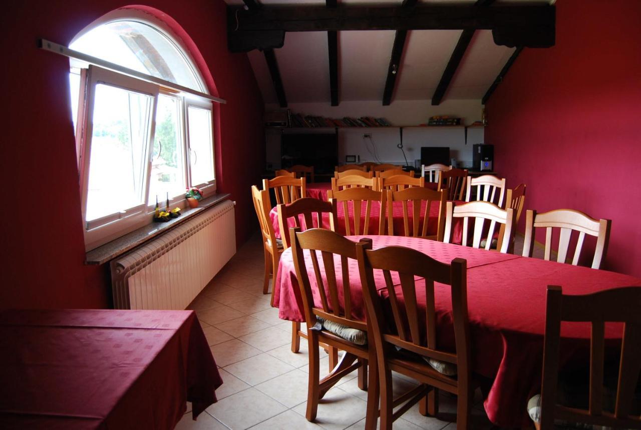 Hostel Ociski Raj Kozina Ngoại thất bức ảnh